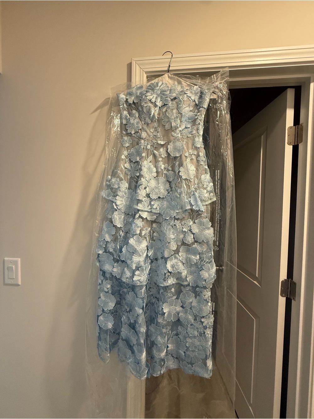 Elliatt Selene Maxi Tiered 3D Dress In Blue - Picture 5 of 6